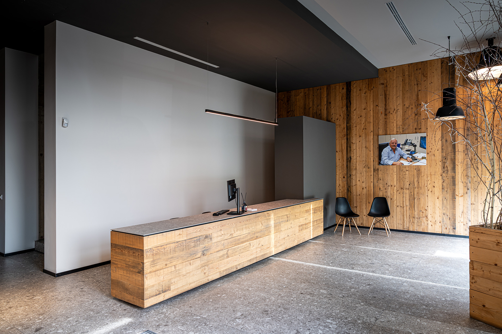 Ingresso dell'Azienda Real 1976